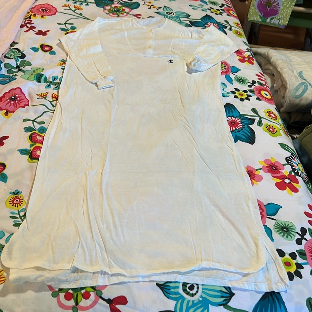 🤩Vintage Never Worn 90s Calvin Klein long sleeved t shirt style nightshirt.